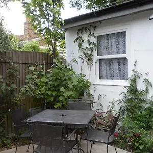 https://bubblesbnb-1-bedroom-flat.brighton-hotels-england.com